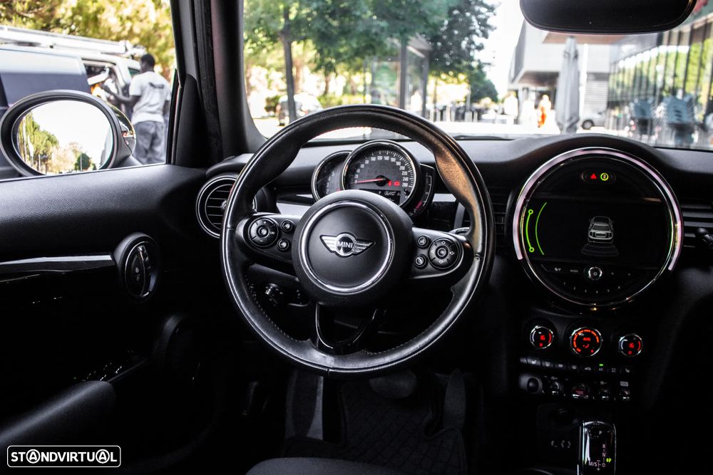 MINI 5 Portas Cooper SD Aut. - 33