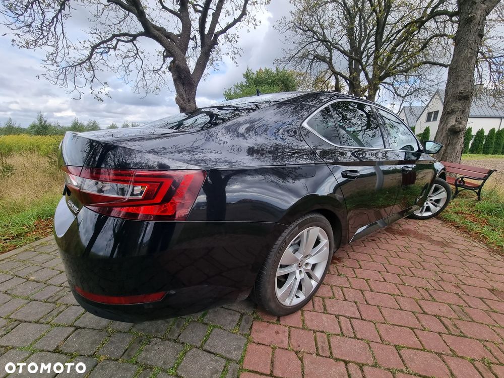 Skoda Superb 2.0 TSI Style DSG - 37