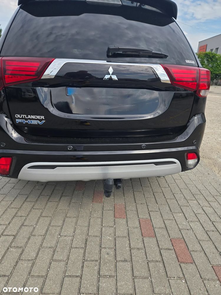 Mitsubishi Outlander - 32