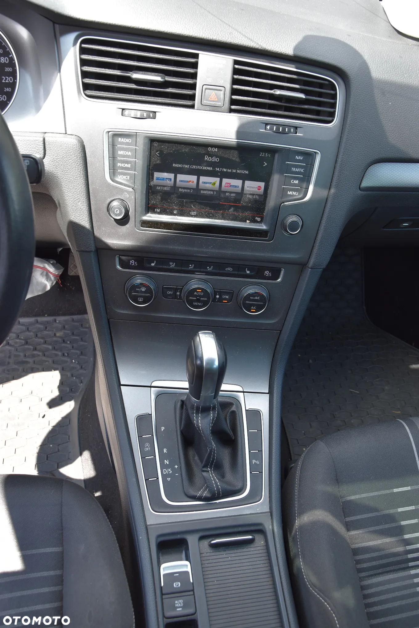 Volkswagen Golf 2.0 TDI BlueMotion Technology DSG Lounge - 15
