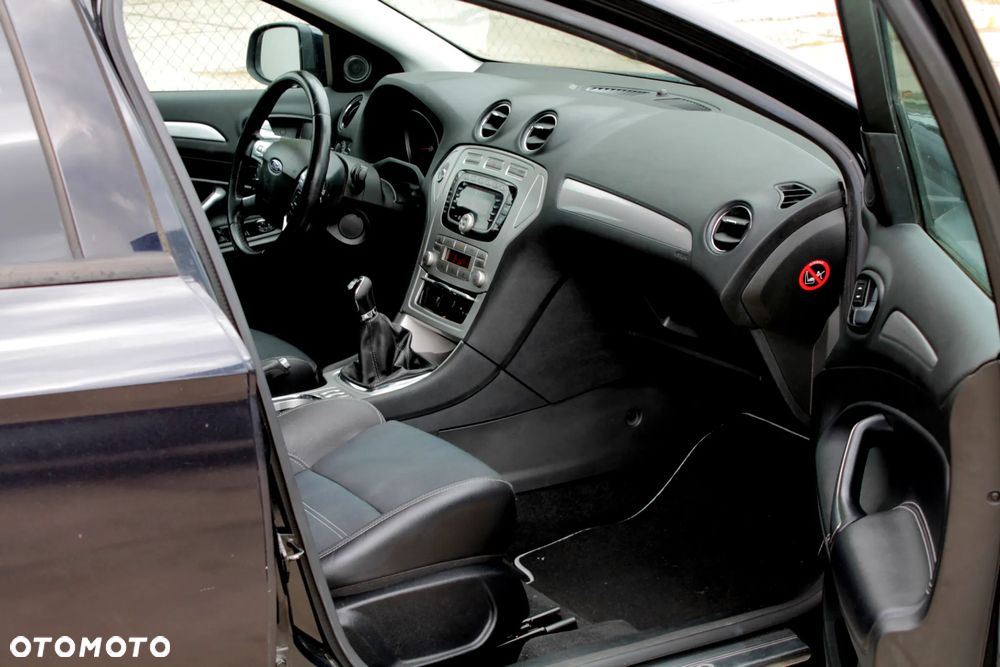 Ford Mondeo 2.0 Sport - 12