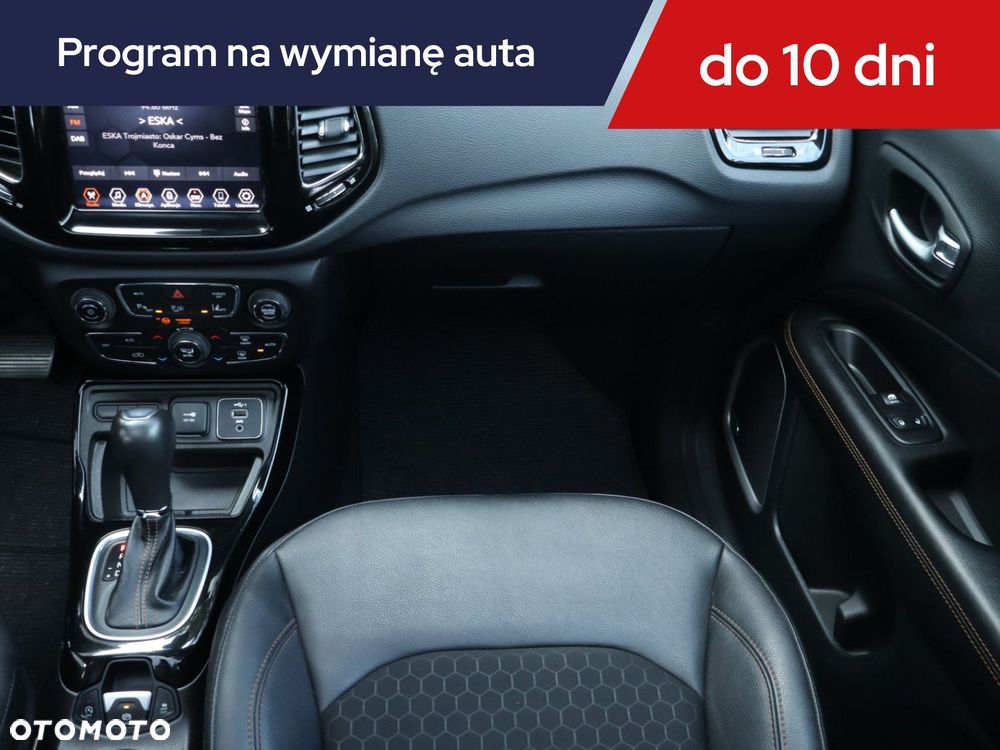 Jeep Compass - 10