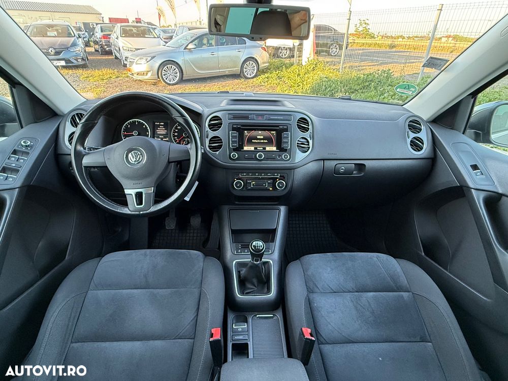 Volkswagen Tiguan 2.0 TDI DPF BlueMotion Technology Trend & Fun - 9