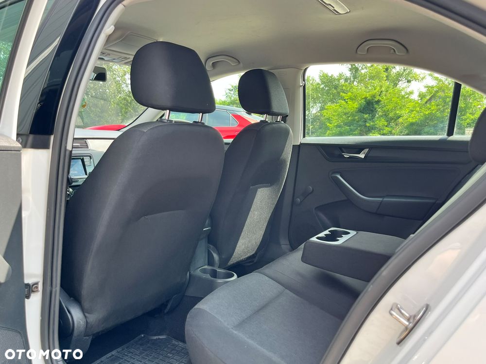 Skoda RAPID 1.0 TSI Active - 18