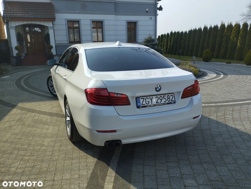 BMW Seria 5 525d Touring - 8