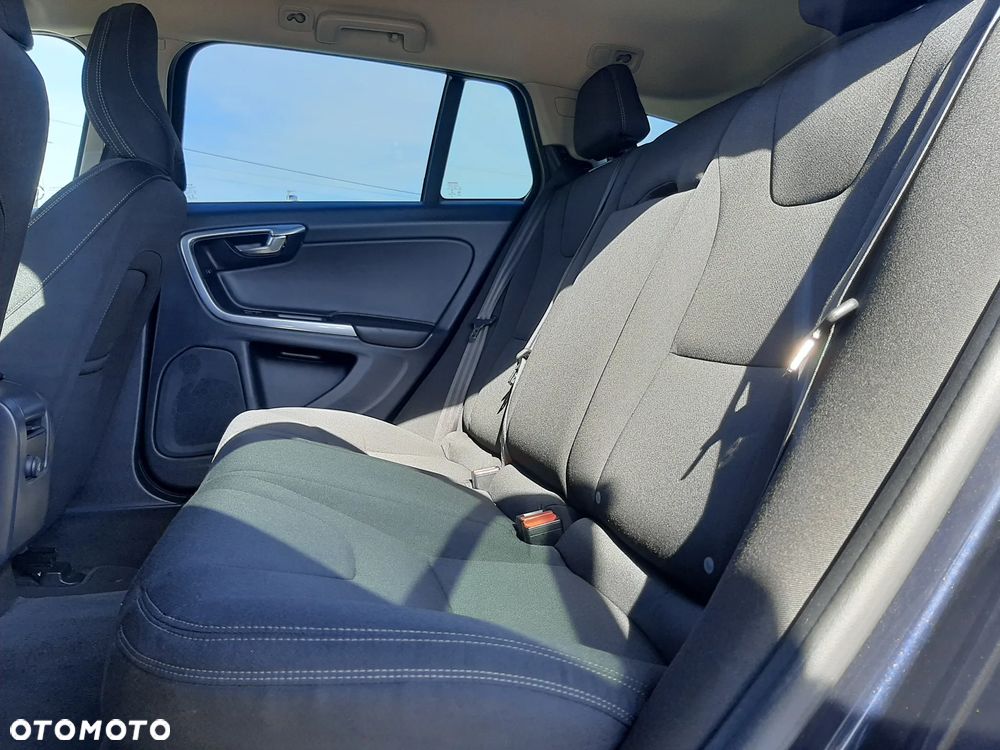 Volvo V60 D3 Momentum - 26