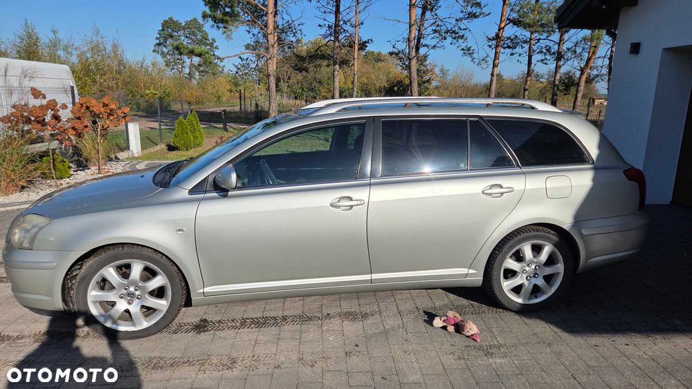 Toyota Avensis - 9