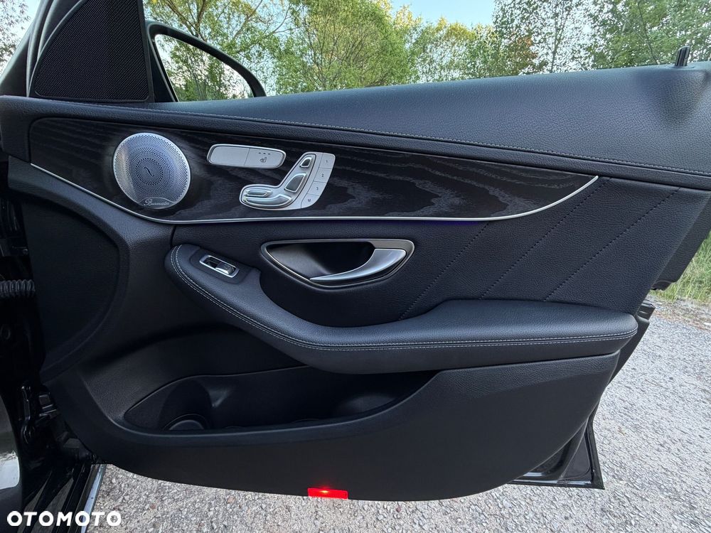 Mercedes-Benz Klasa C 400 4-Matic 9G-TRONIC - 13