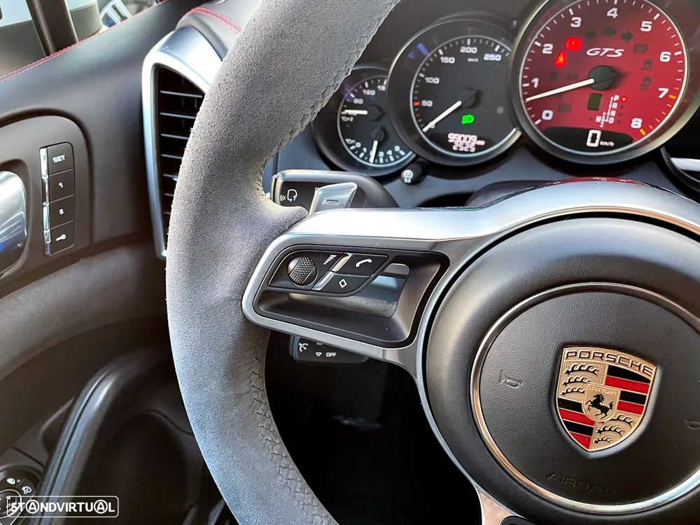 Porsche Cayenne GTS - 17