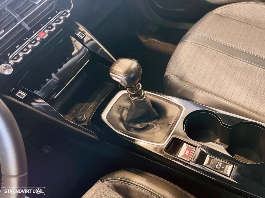 Peugeot 2008 1.2 PureTech Allure Pack - 16