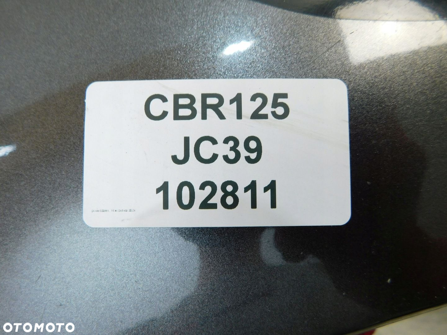 HONDA CBR 125 JC39 PŁUG PRAWY - 10