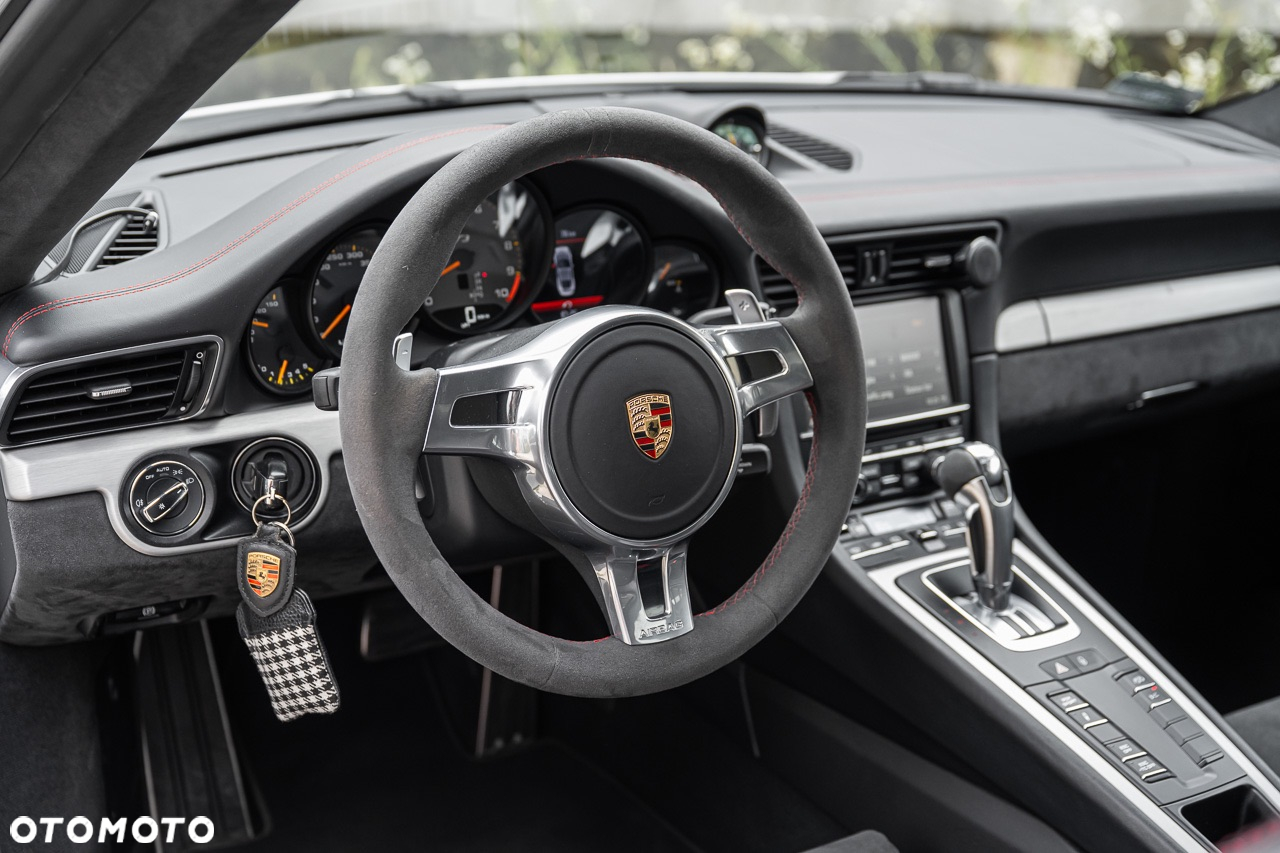 Porsche 911 GT3 - 8