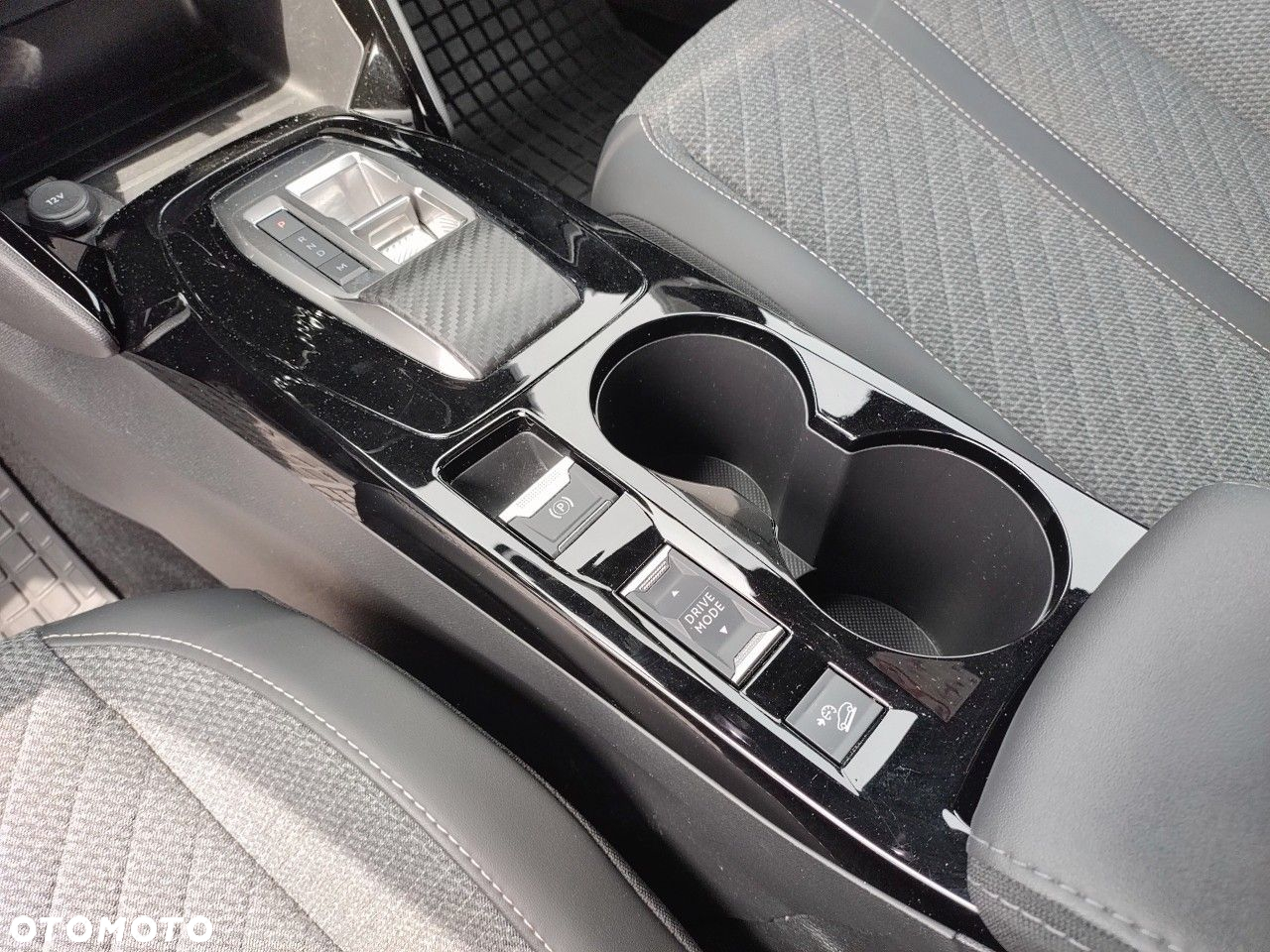 Peugeot 2008 1.2 PureTech Allure S&S EAT8 - 15
