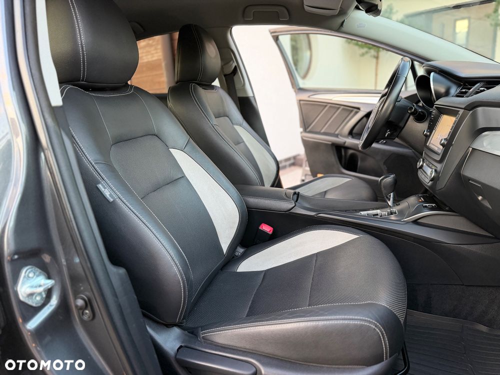 Toyota Avensis 2.0 Prestige MS - 12