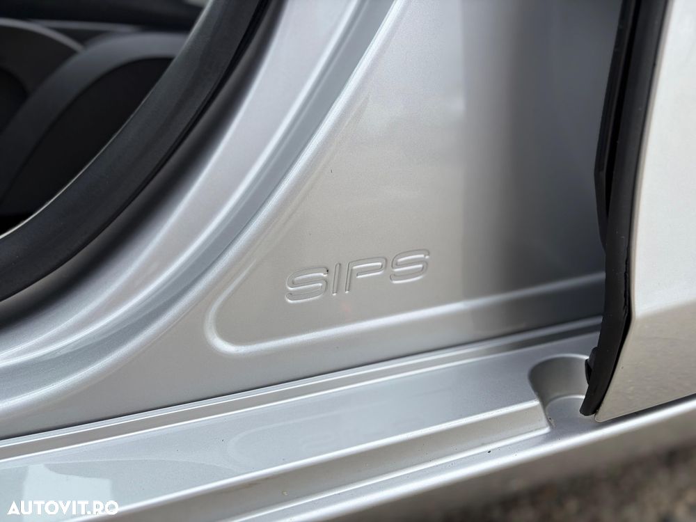 Volvo V40 D2 R Design - 16