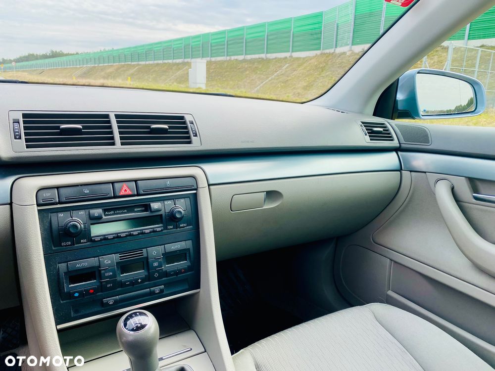 Audi A4 Limousine - 28