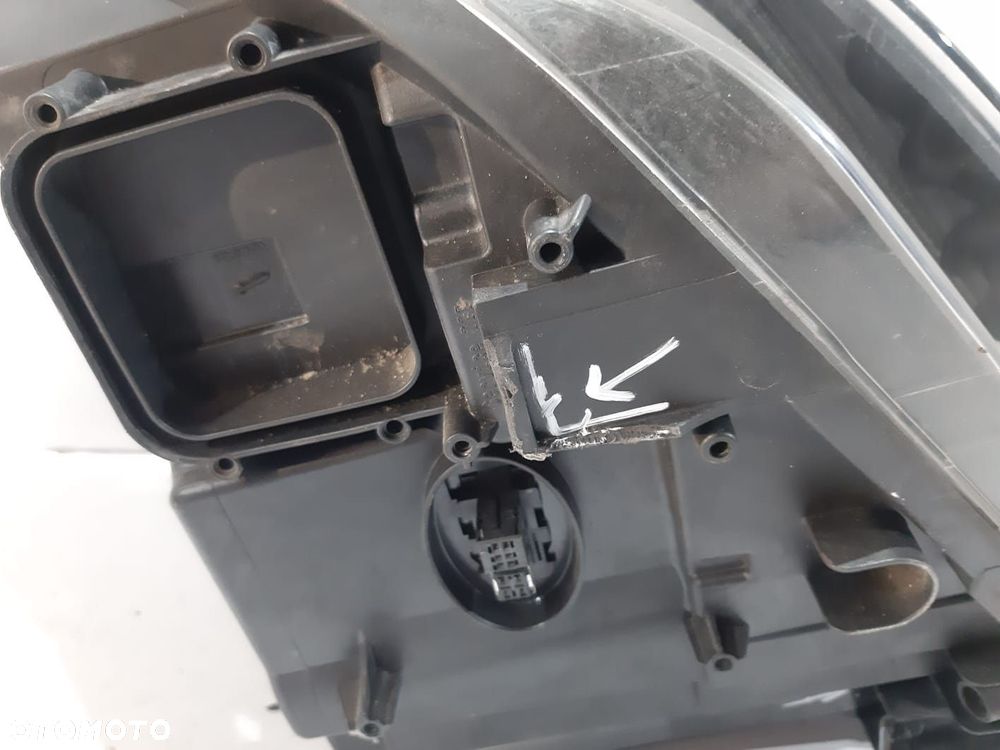 BMW Z4 E89 Lampa Bi-xenon R - 13213 - 8