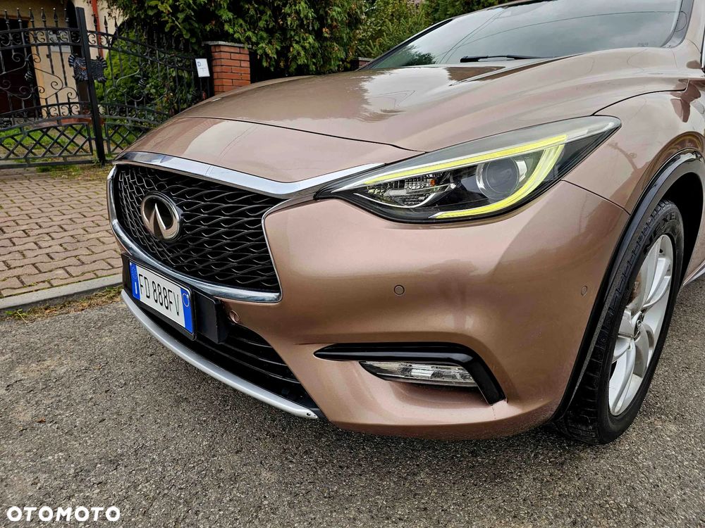 Infiniti Q30 1.6t Premium - 9