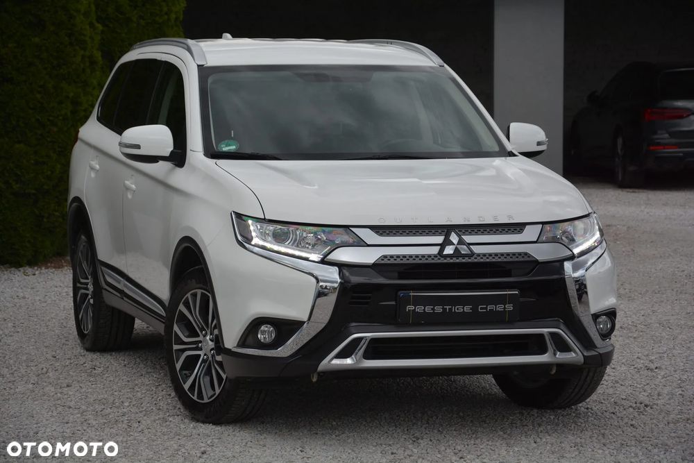Mitsubishi Outlander - 1