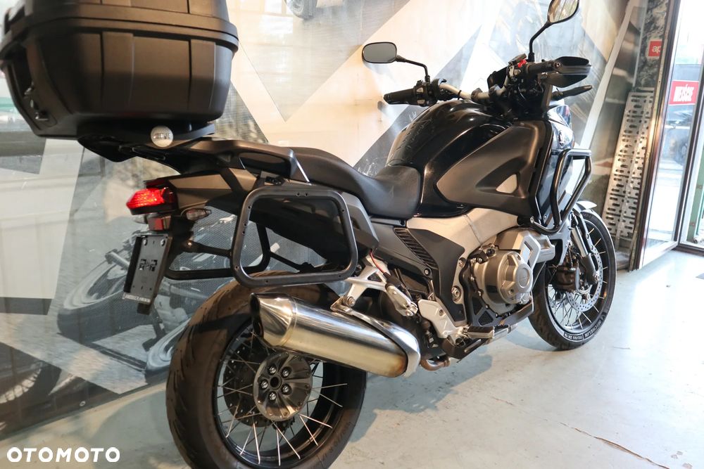 Honda VFR - 22