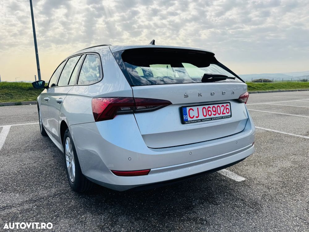 Skoda Octavia Combi 2.0 TDI Ambition - 4