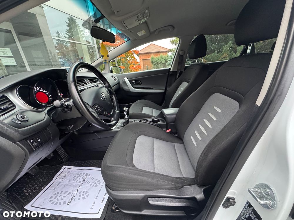 Kia Ceed 1.6 GDI SW ISG UEFA EURO 2016 - 20