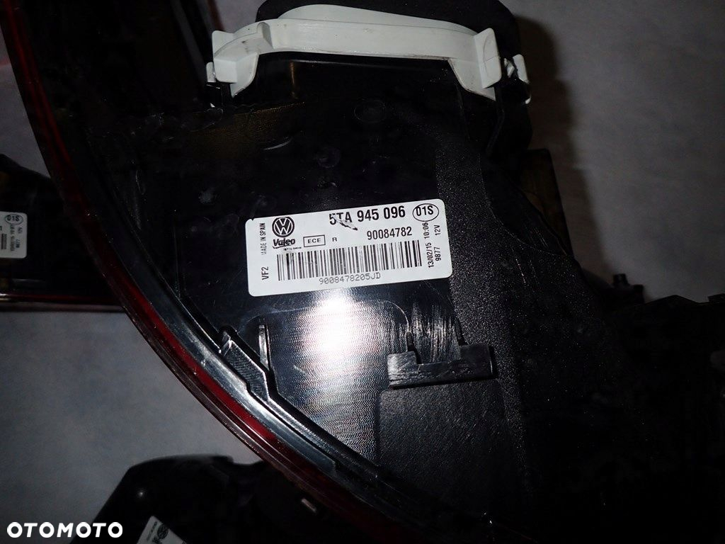 DW TOURAN 5T LAMPY TYŁ 5TA945095 5TA945096 - 8