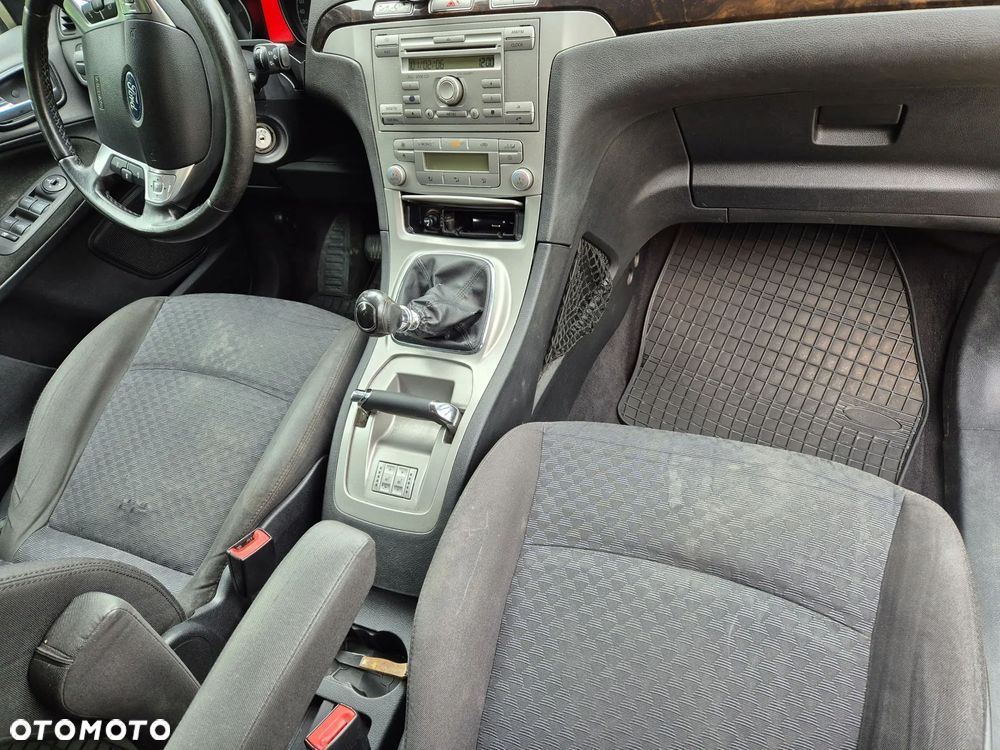 Ford Galaxy 2.0 TDCi Ghia - 23