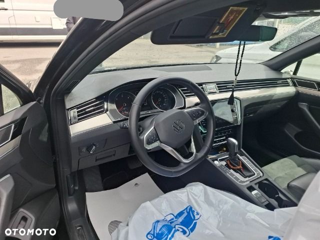 Volkswagen Passat 2.0 TDI SCR DSG Elegance - 8