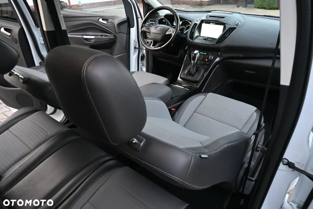 Ford Kuga 2.0 TDCi AWD Titanium - 35