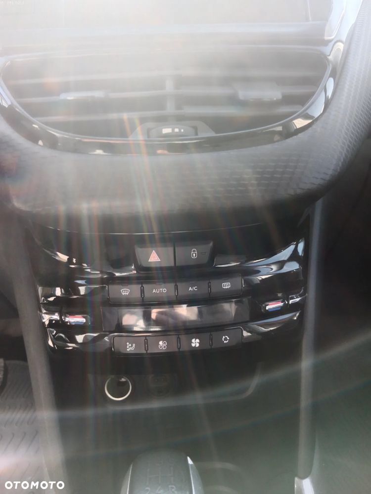 Peugeot 2008 1.2 Pure Tech Style - 11