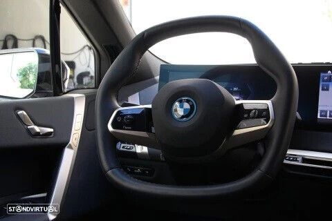 BMW ix xDrive 40 - 11