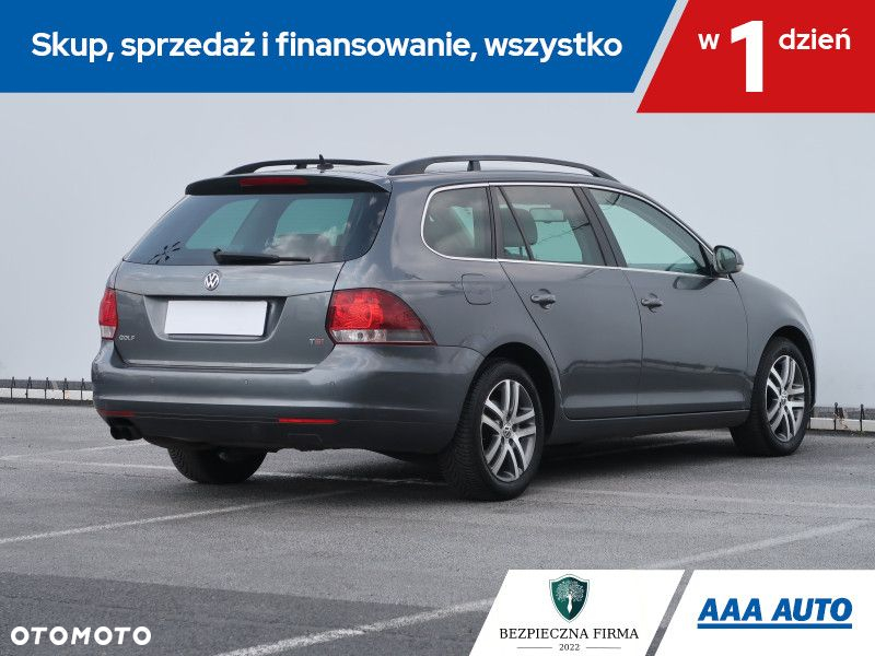 Volkswagen Golf - 6