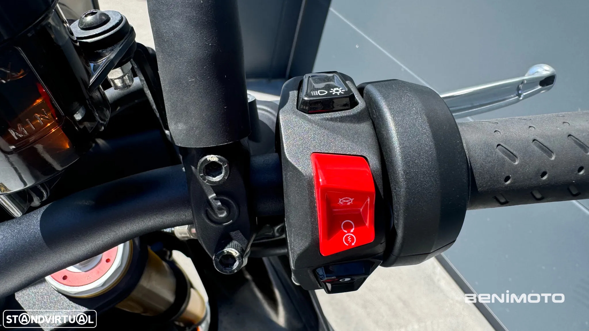 Aprilia Tuono V4 - 12