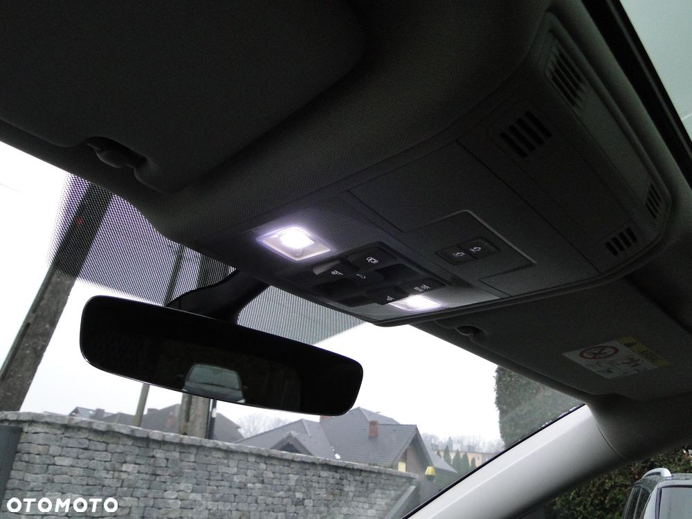 Volkswagen Touran 1.4 TSI (BlueMotion Technology) Highline - 33