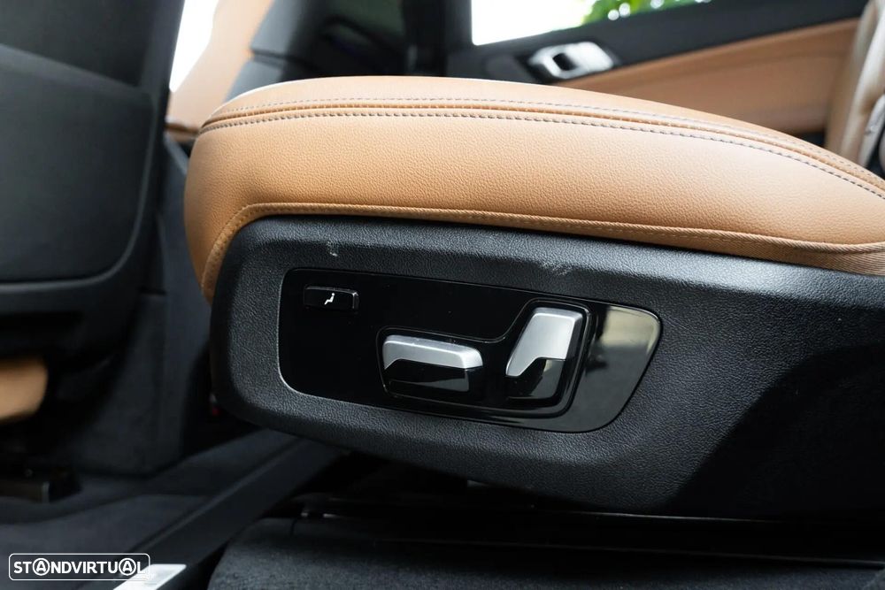 BMW X7 40 d xDrive Pack M - 24