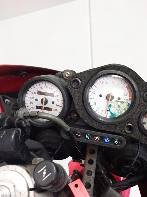 Honda CBR 900RR Fireblade - 17