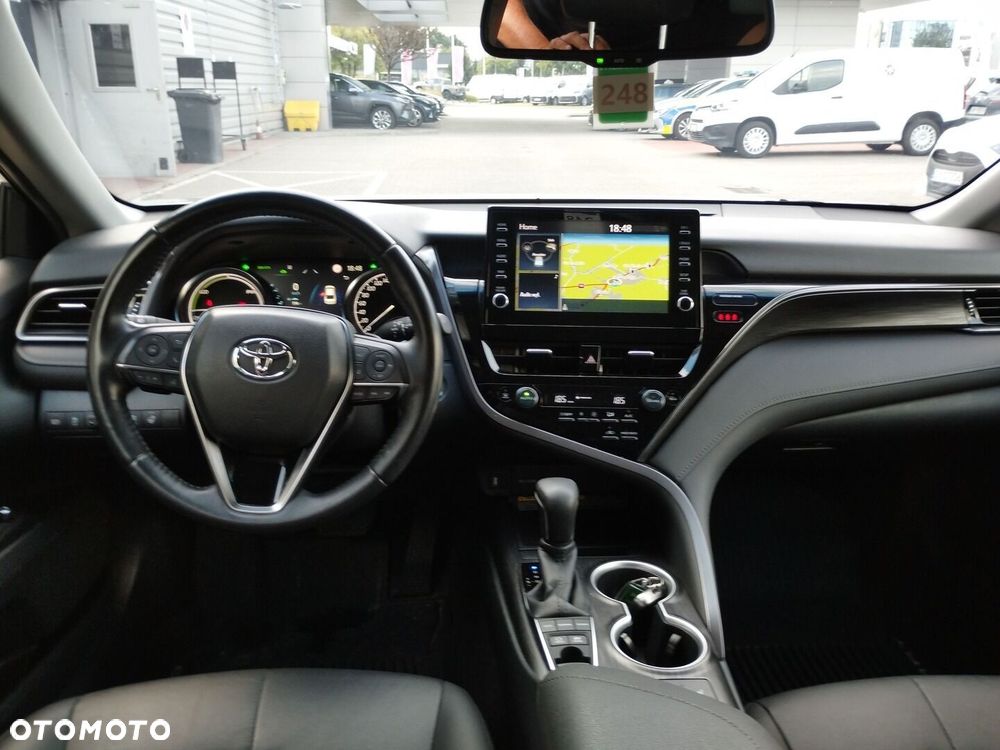Toyota Camry 2.5 Hybrid Executive CVT - 2