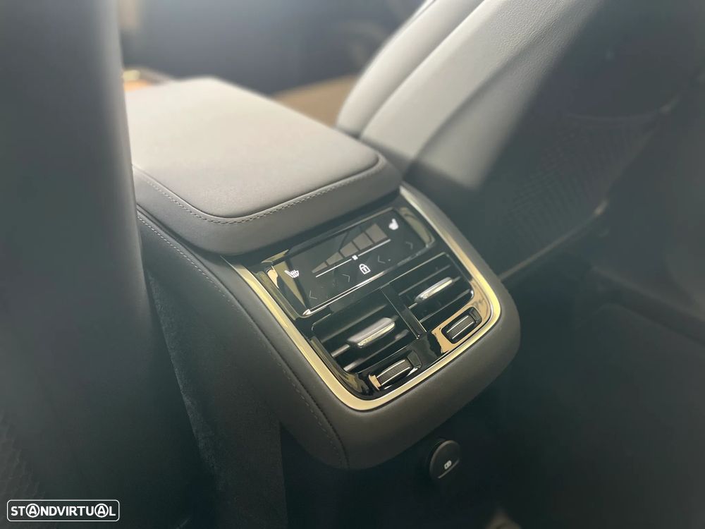 Volvo XC 90 2.0 T8 PHEV Plus Dark AWD - 21