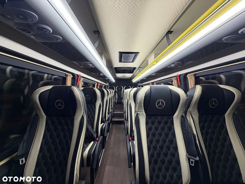 Mercedes-Benz Sprinter 519 - 20