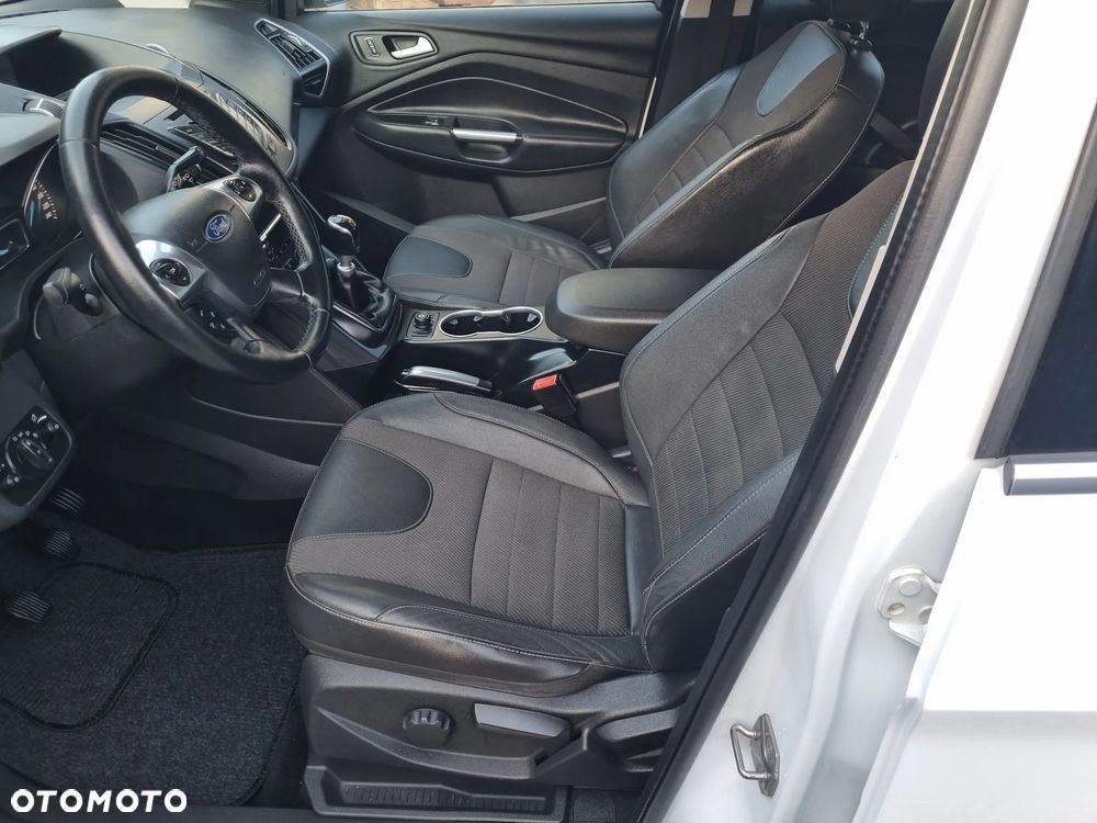 Ford Kuga 2.0 TDCi Titanium FWD - 14