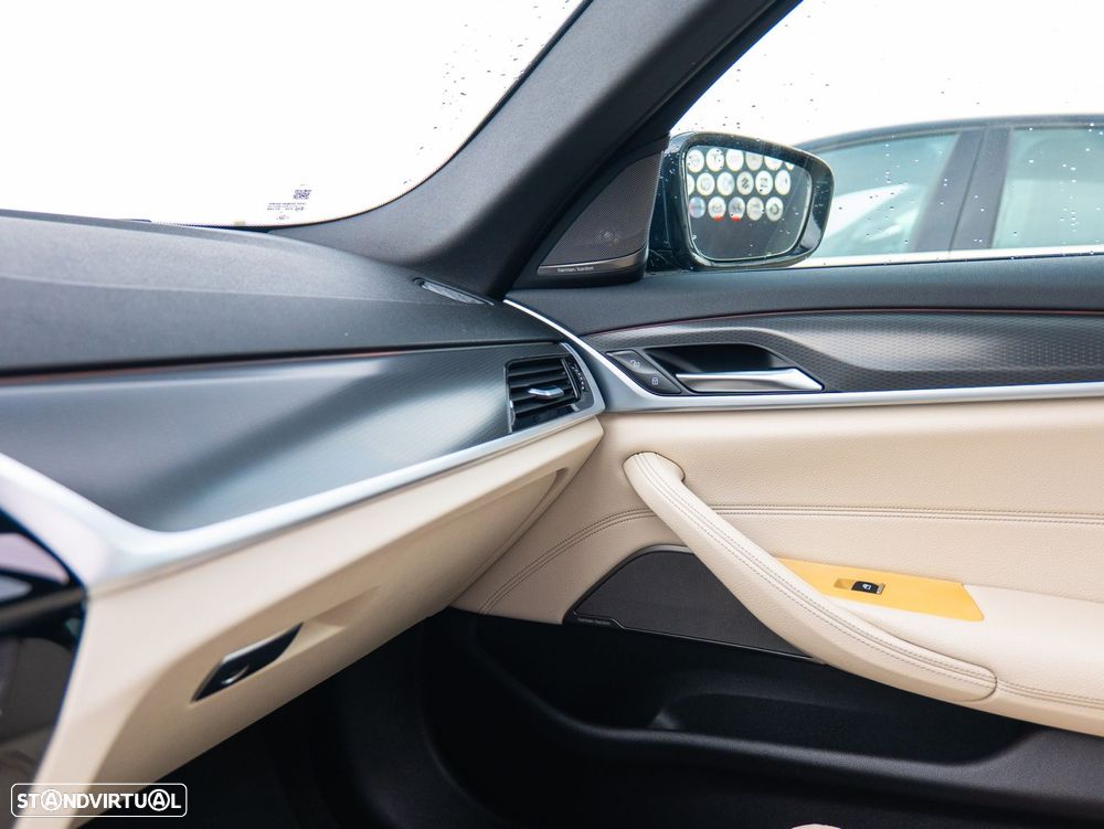 BMW 520 d Pack Desportivo M Auto - 24