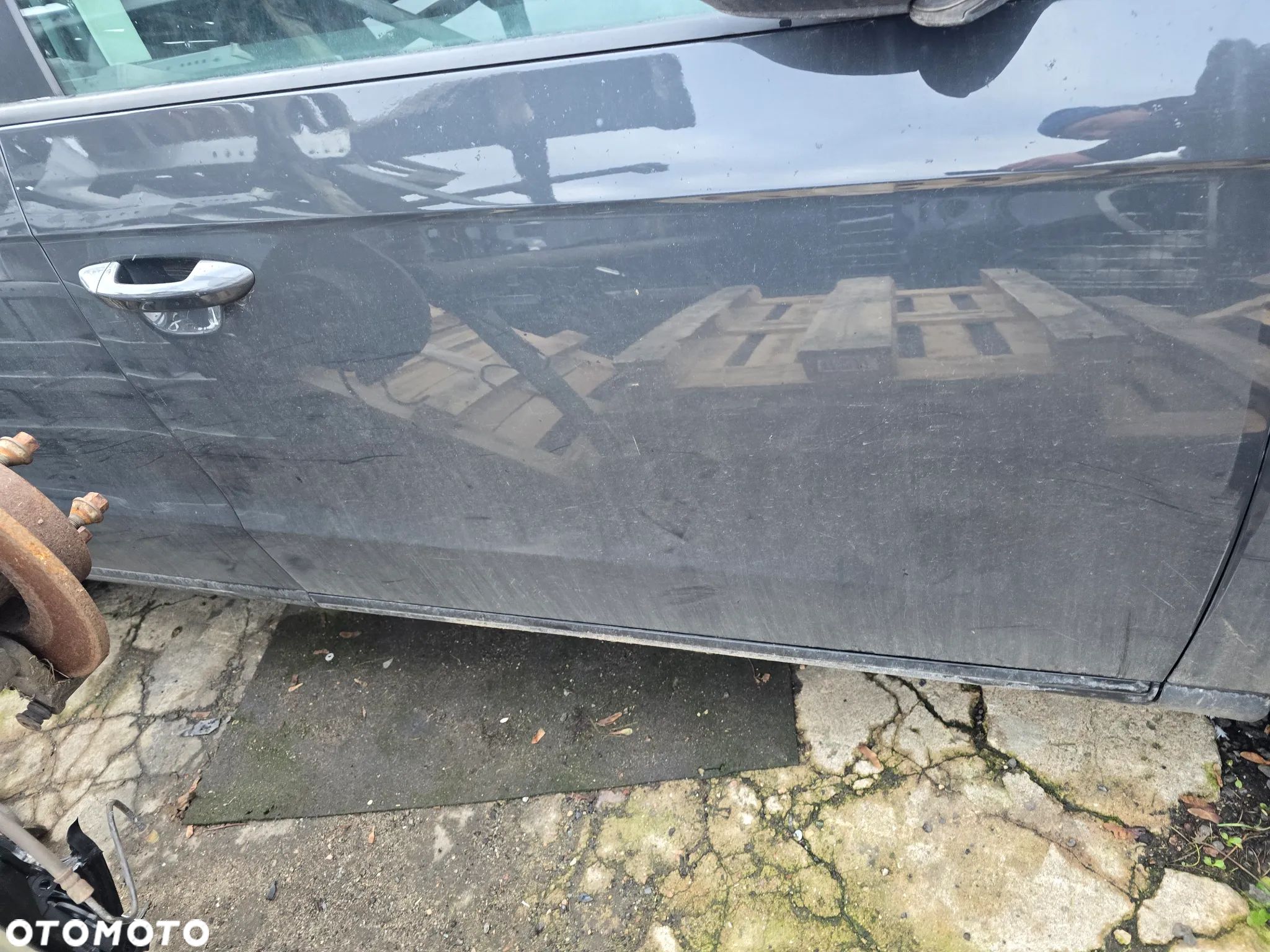 Drzwi prawy przód vw Passat B7 w kolorze LI7F - 1