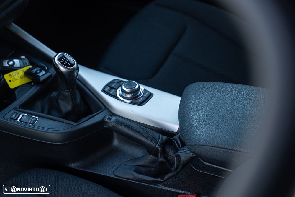 BMW 116 i Confort - 23