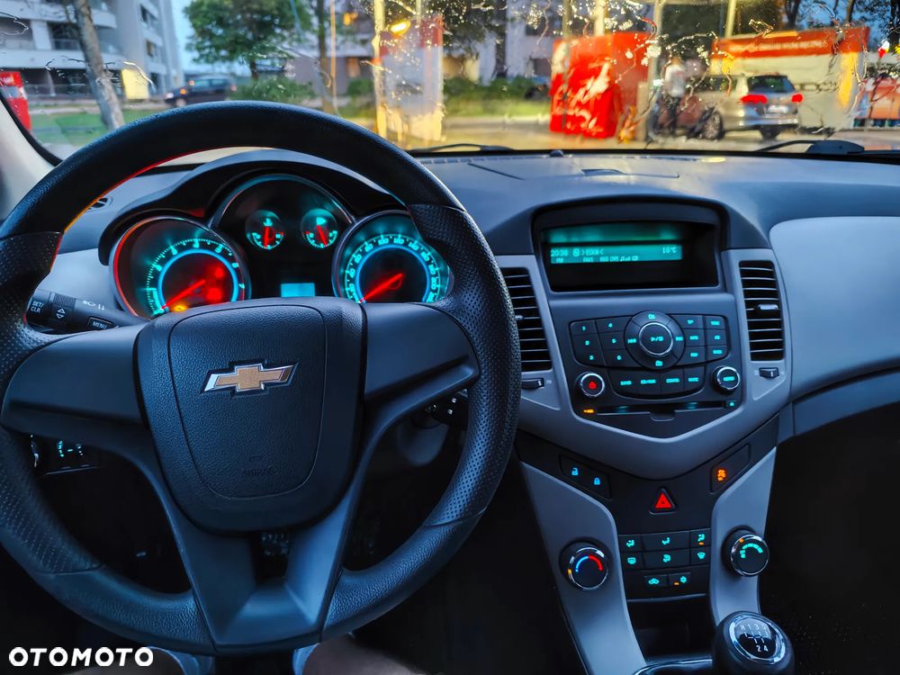 Chevrolet Cruze 1.6 LS - 5