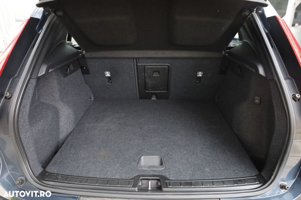Volvo XC 40 - 20