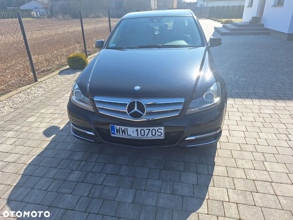 Mercedes-Benz Klasa C 250 CGI BlueEff Avantgarde - 9