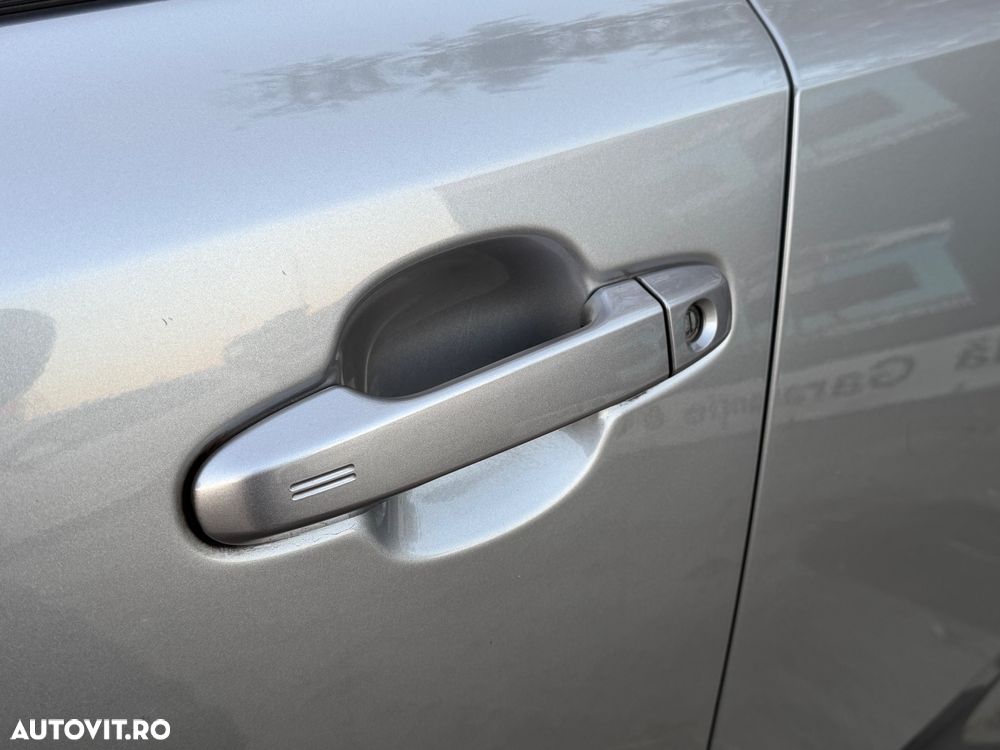 Toyota C-HR Hybrid Lounge - 26