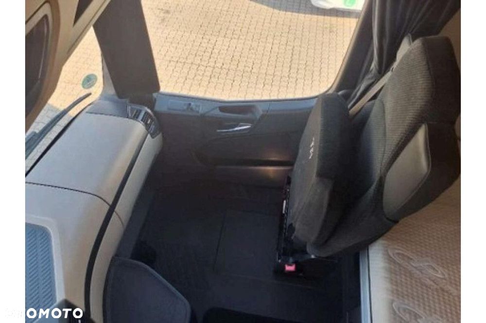 Mercedes-Benz Vehicle Rigid 6x2-2 BDF 7,82 1000 - 7