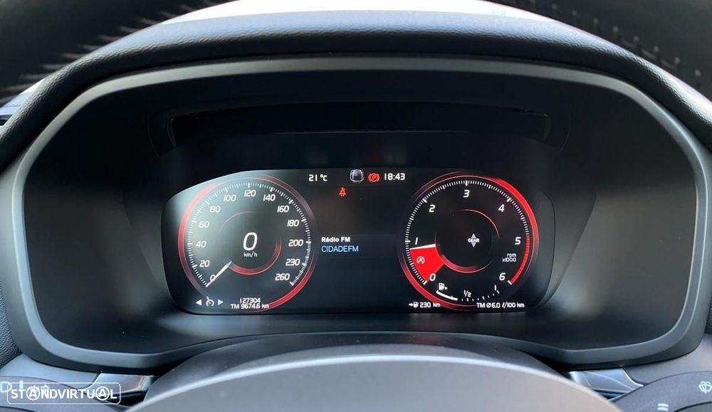 Volvo V60 2.0 D3 Momentum - 24